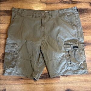 Wrangler Olive Cargo Utility Shorts